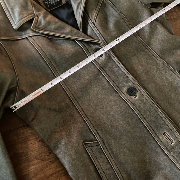 Distressed Leather jacket like new women’s - Picture 10 of 15